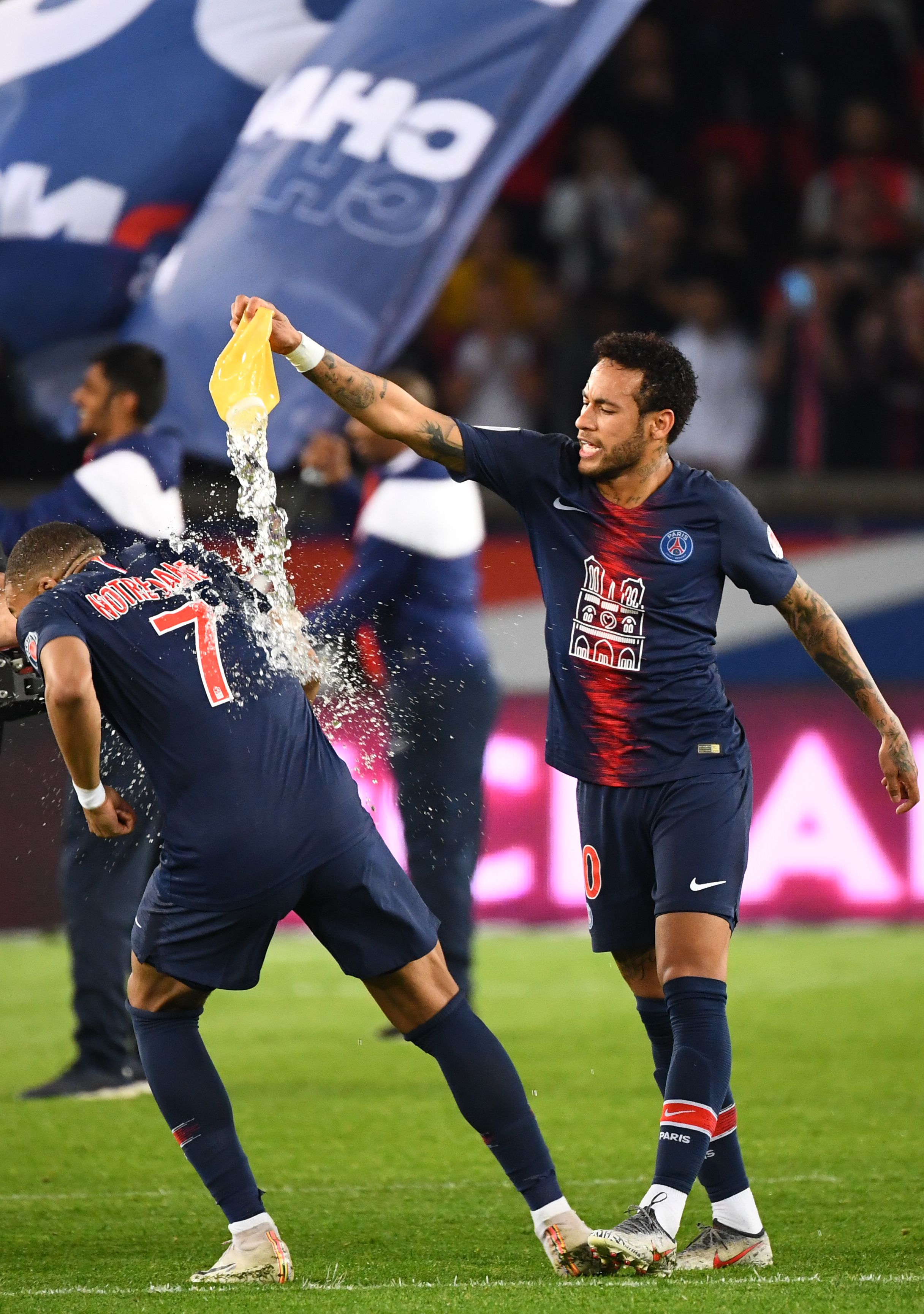 《荒野迷城》X首汽约车，新年集结，出行守护