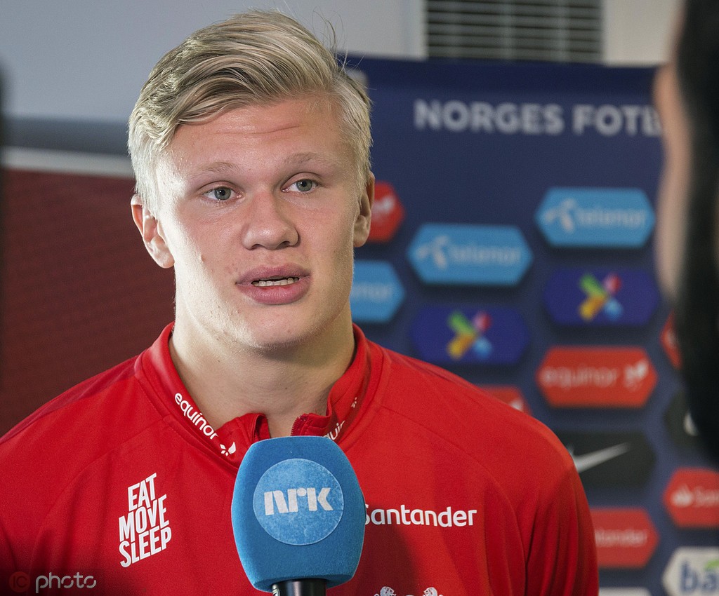 LPL国产希望之光跌落神坛！TheShy采访引热议，全华班粉丝集体不服