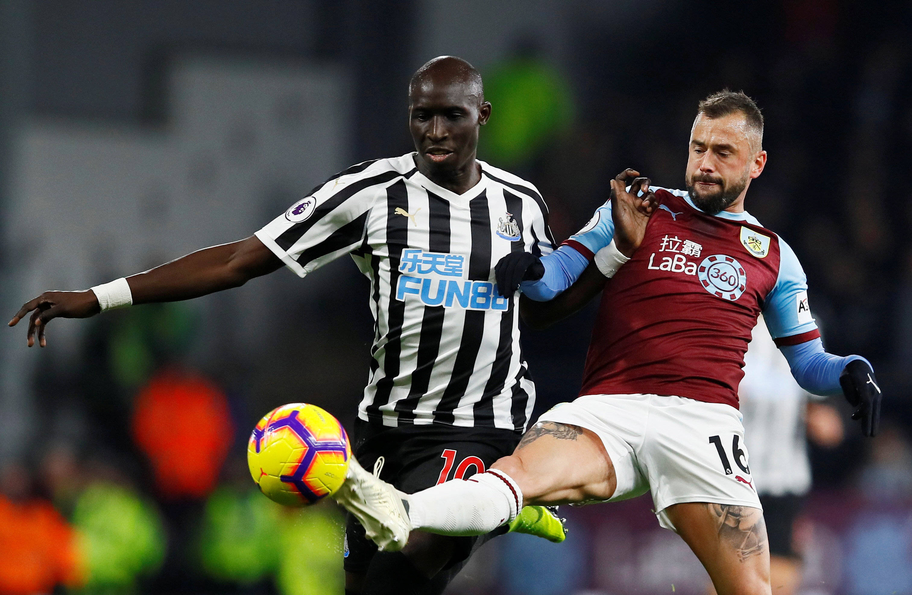 观战台：神锋归队助曼联火拼曼城 皇马枪手红军迎弱旅