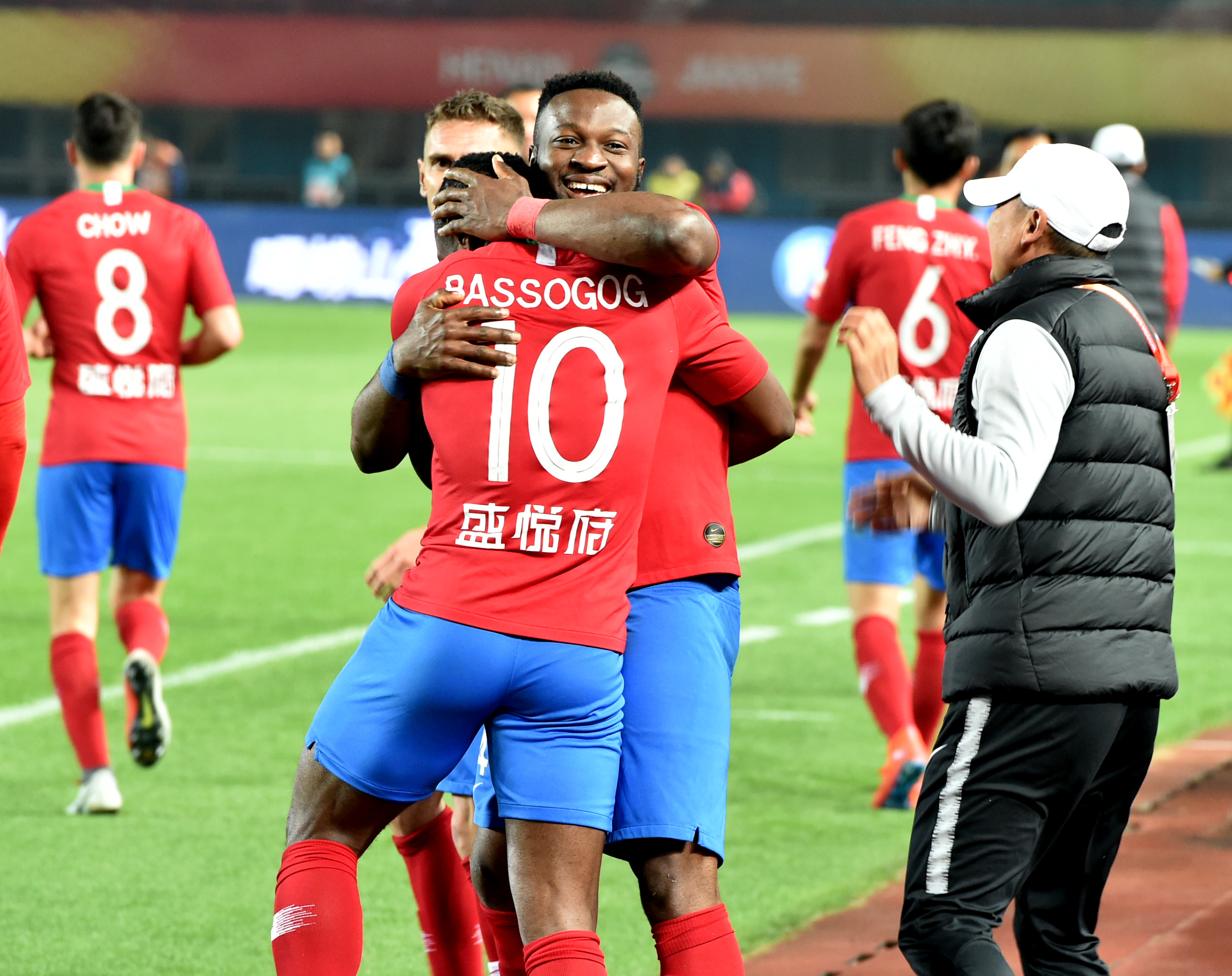 双星闪耀 新疆男篮客场大胜吉林